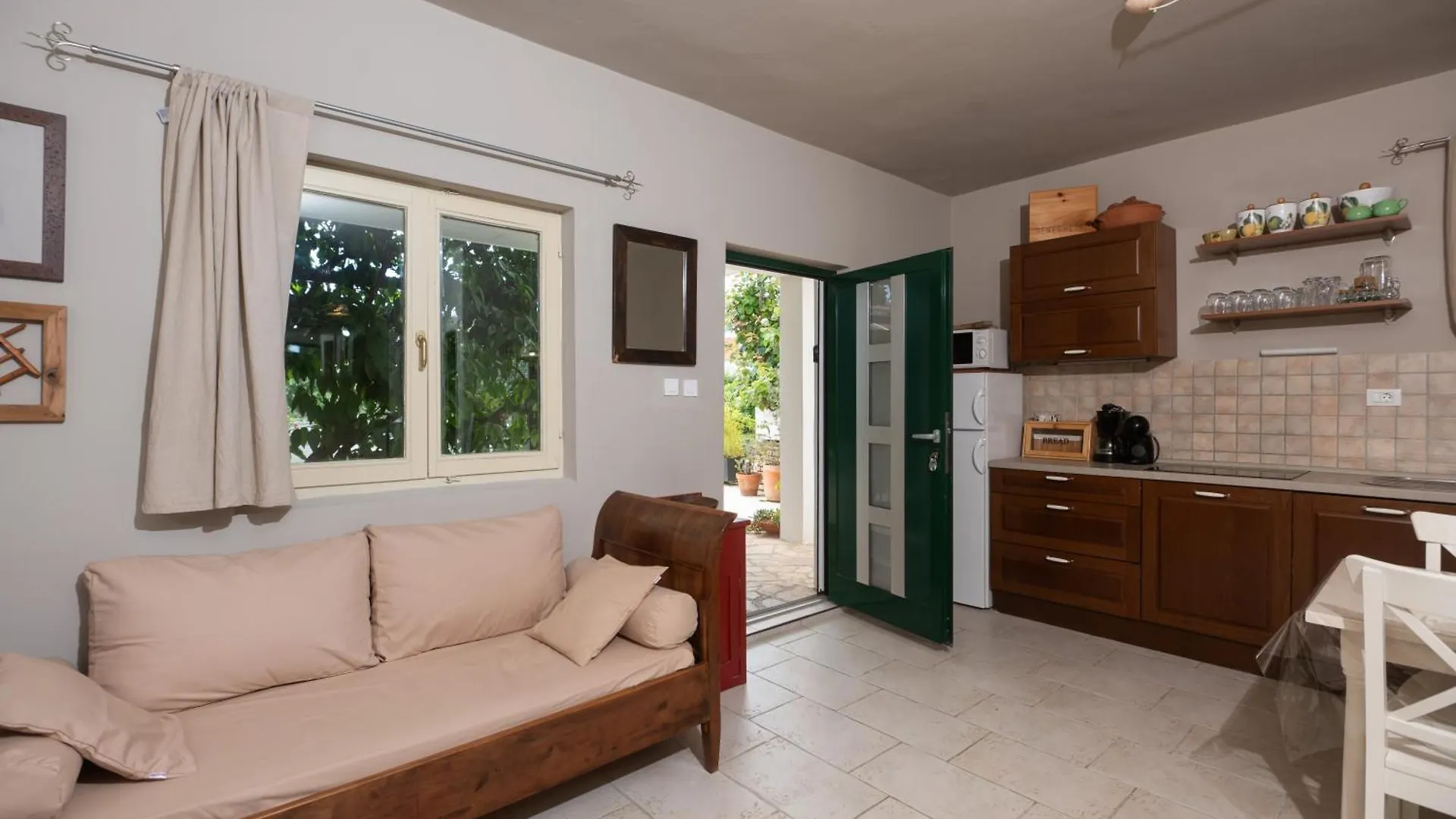 Holiday Home Li-Za Privlaka  Croatia